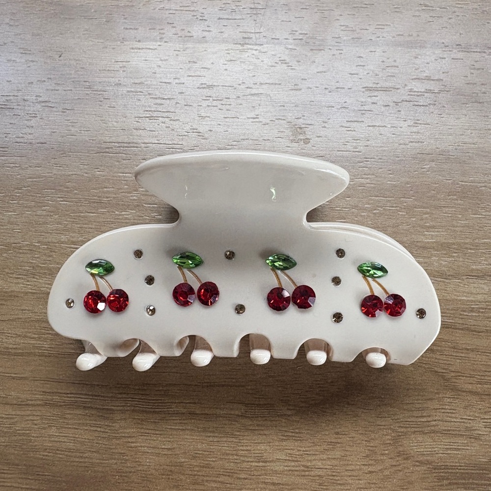 Emi Jay sweetheart clip in Cherry Pie